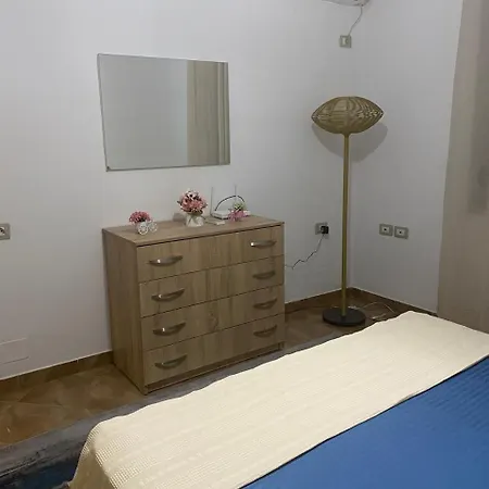 Arlo Nest Apartman